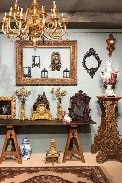 Professional art & architecture logistics ensuring safe movement of valuable pieces in Mumbai.